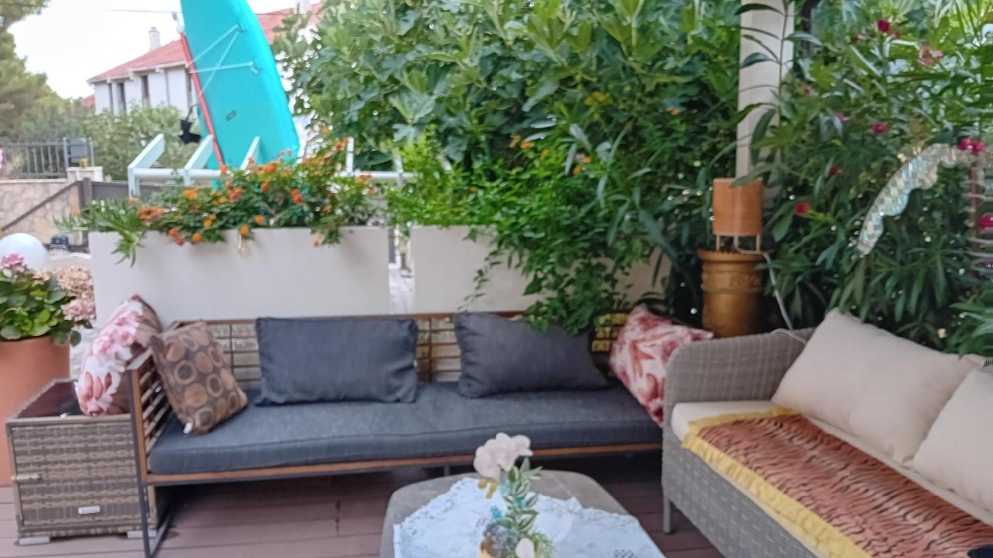 Apartmani Afrodita Sutivan Exterior photo
